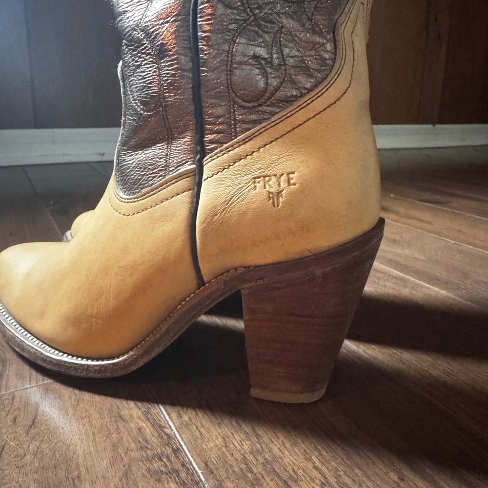 Vintage Frye Tall Western Boots Women’s 8 B Made USA Two-Tone Leather Heeled - Picture 7 of 14